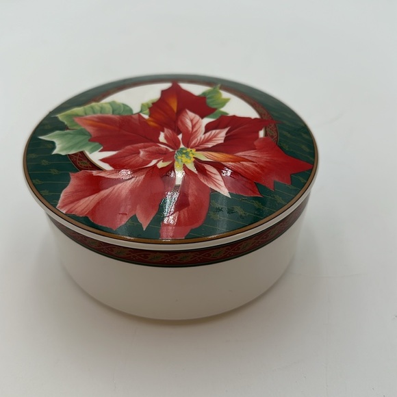 Mikasa Maxima Japan Holiday Fleur Covered Pointsettia Candy/Trinket Box - Picture 10 of 16